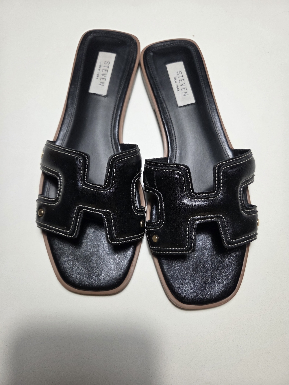 Seven7 by Steve Madden Black Leather Slide Sandals